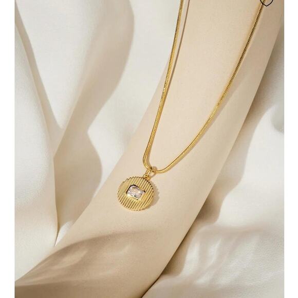 s-l400.jpg Le signe pendant necklace